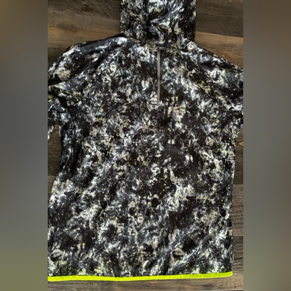 5/$10New Balance running jacket - Picture 6 of 7